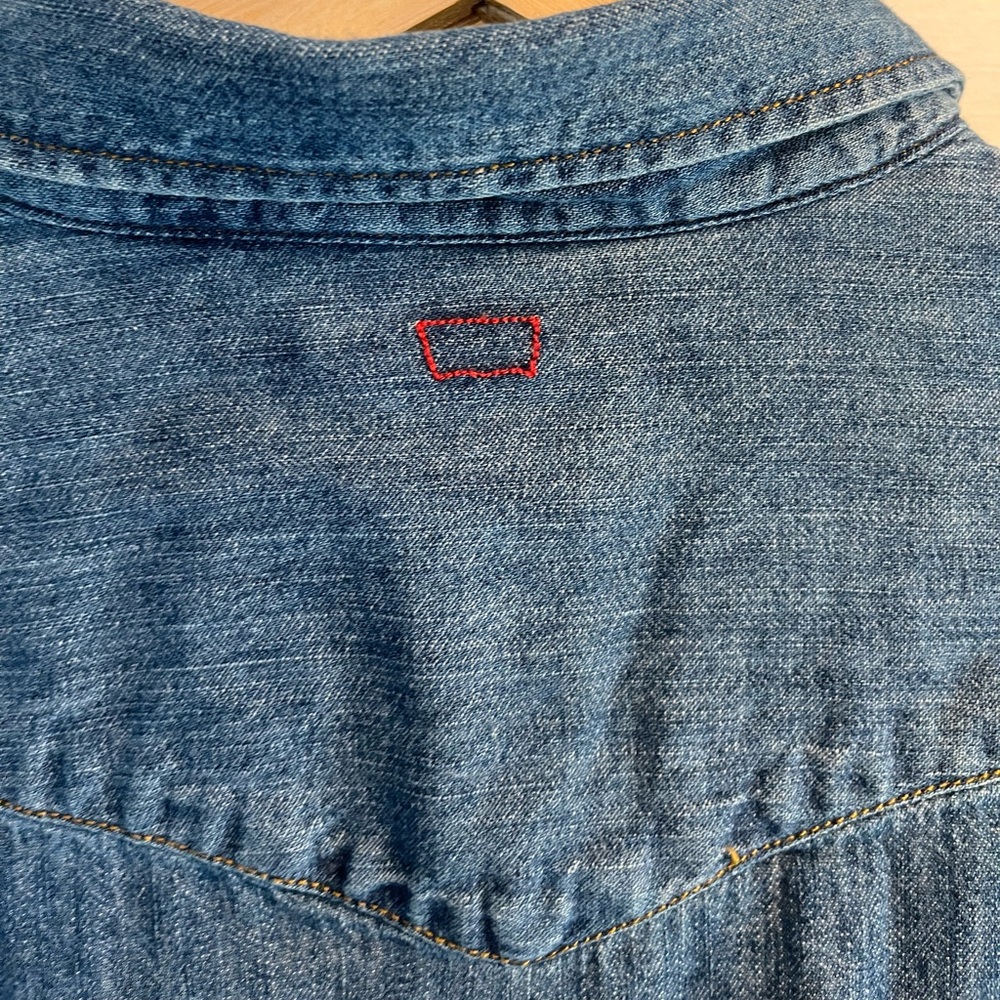 Levi’s Slim Western Denim Shirt with Pearl Snaps Size L - Picture 2 of 6